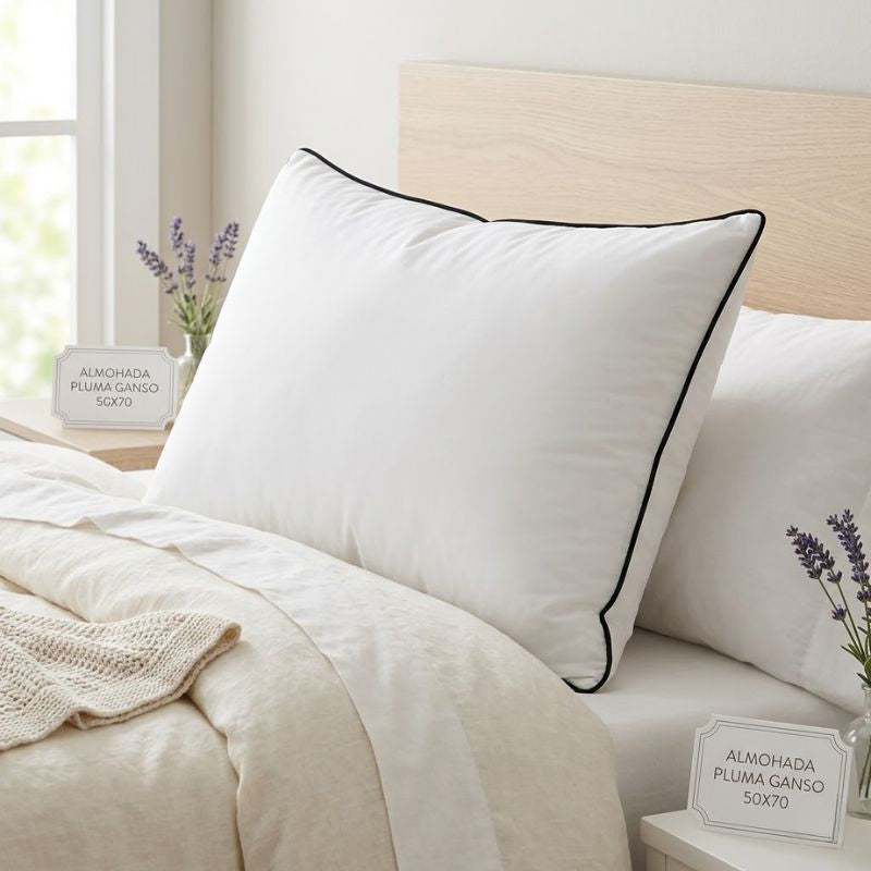 Almohada Pluma de Ganso 50 por 70 centímetros
