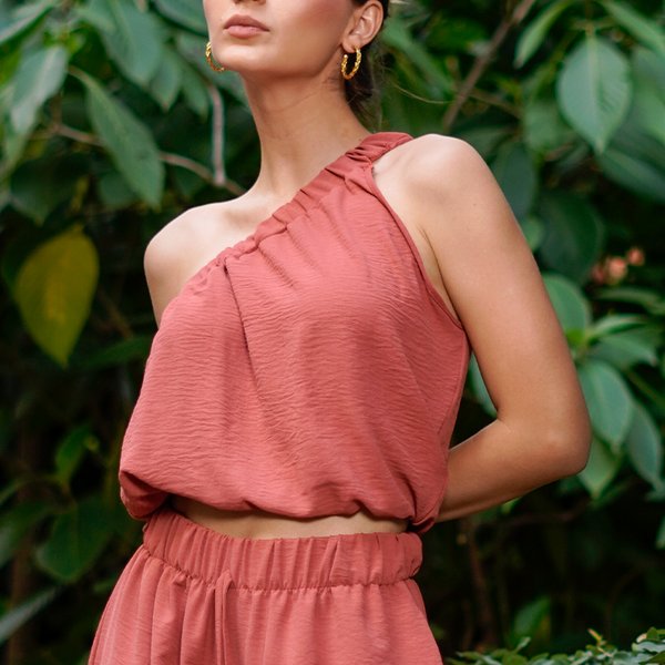 Blusa escote resortado