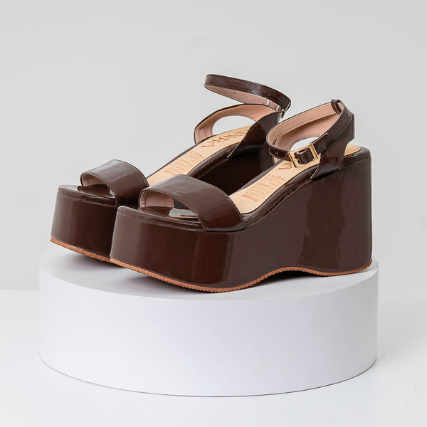 Sandalia plataforma charol