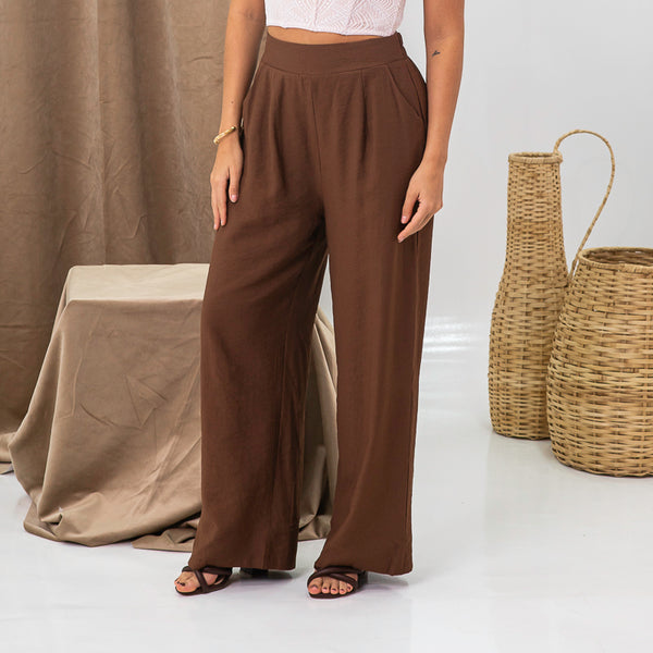 Pantalón bota recta con elástico en cintura café